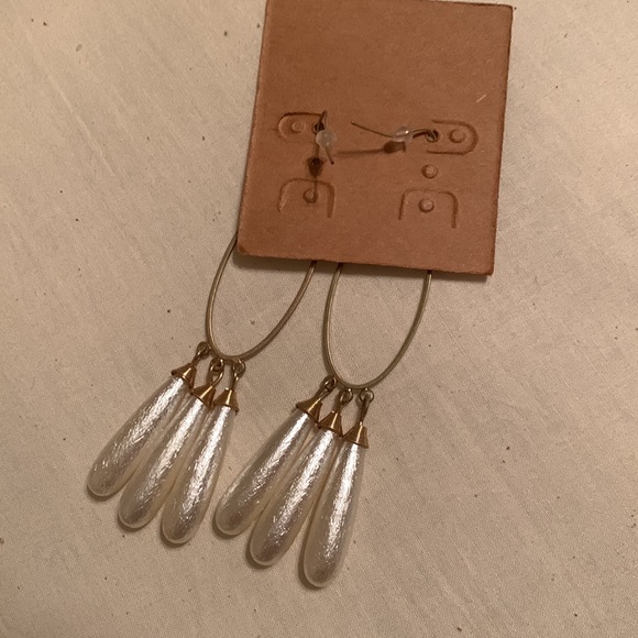 Plunder Earrings - Picture 2 of 4